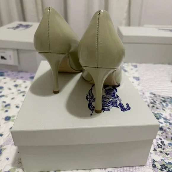 Burberry Classic Sage Green Heels